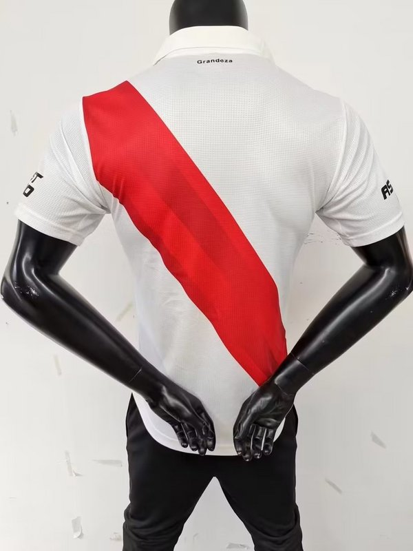 22-23 River Plate home